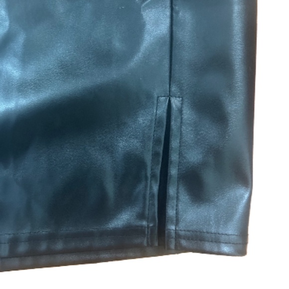 NWT EG. Chris. G  Black Faux Leather Mini Skirt Size XL - Picture 2 of 5